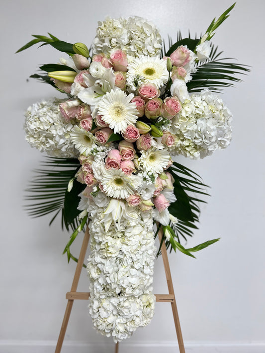 DELICATE HARMONY CROSS